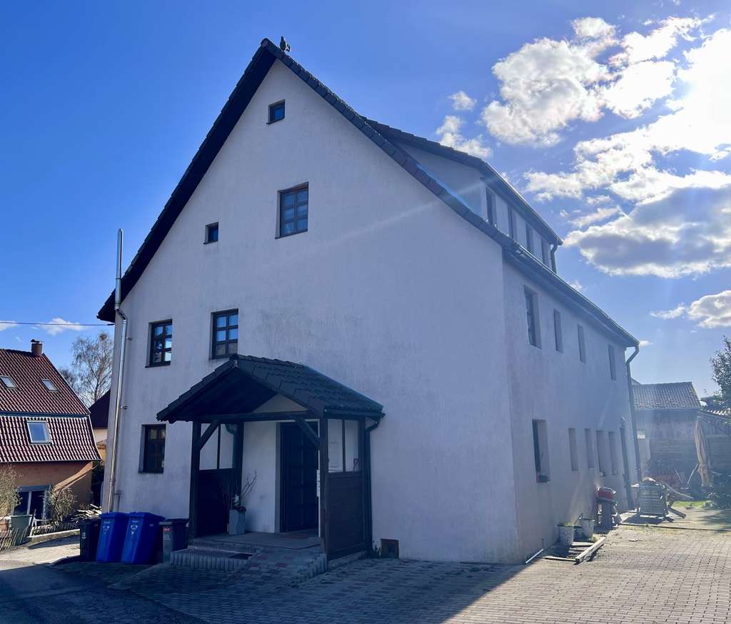 Immobilie in Spraitbach - Kapitalanleger aufgepasst: über 5% Rendite dank kernsaniertem 3-Familienhaus - Bild 0