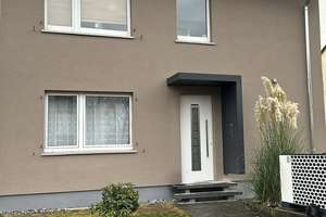 Kernsaniertes Einfamilienhaus mit Wohnkeller, Kaminofen, Sonnenterrasse, PV & Wärmepumpe – Die vollständige Adresse der Immobilie erhältst du vom Anbieter., 66606 Sankt Wendel – Vorschaubild 2