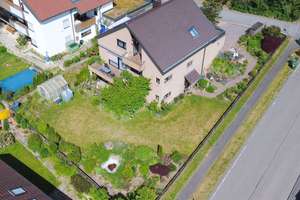 Haus im Haus: Mit Garten, Loggia und Garagen in Sachsenheim-Spielberg – Die vollständige Adresse der Immobilie erhältst du vom Anbieter., 74343 Sachsenheim – Vorschaubild 2