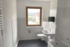 Sehr schöne 1-Raum-Wohnung mit Balkon in Kirchhasel – Hinter der Kirche 1, 7407 Uhlstädt-Kirchhasel – Vorschaubild 1