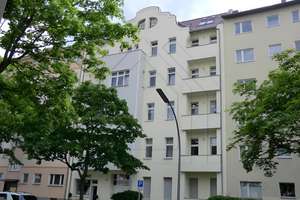 Altbauflair in Wilmersdorf: Saniertes 2,5-Zimmer-Apartment – Seesener Straße 53, 10711 Halensee, Berlin – Vorschaubild 1