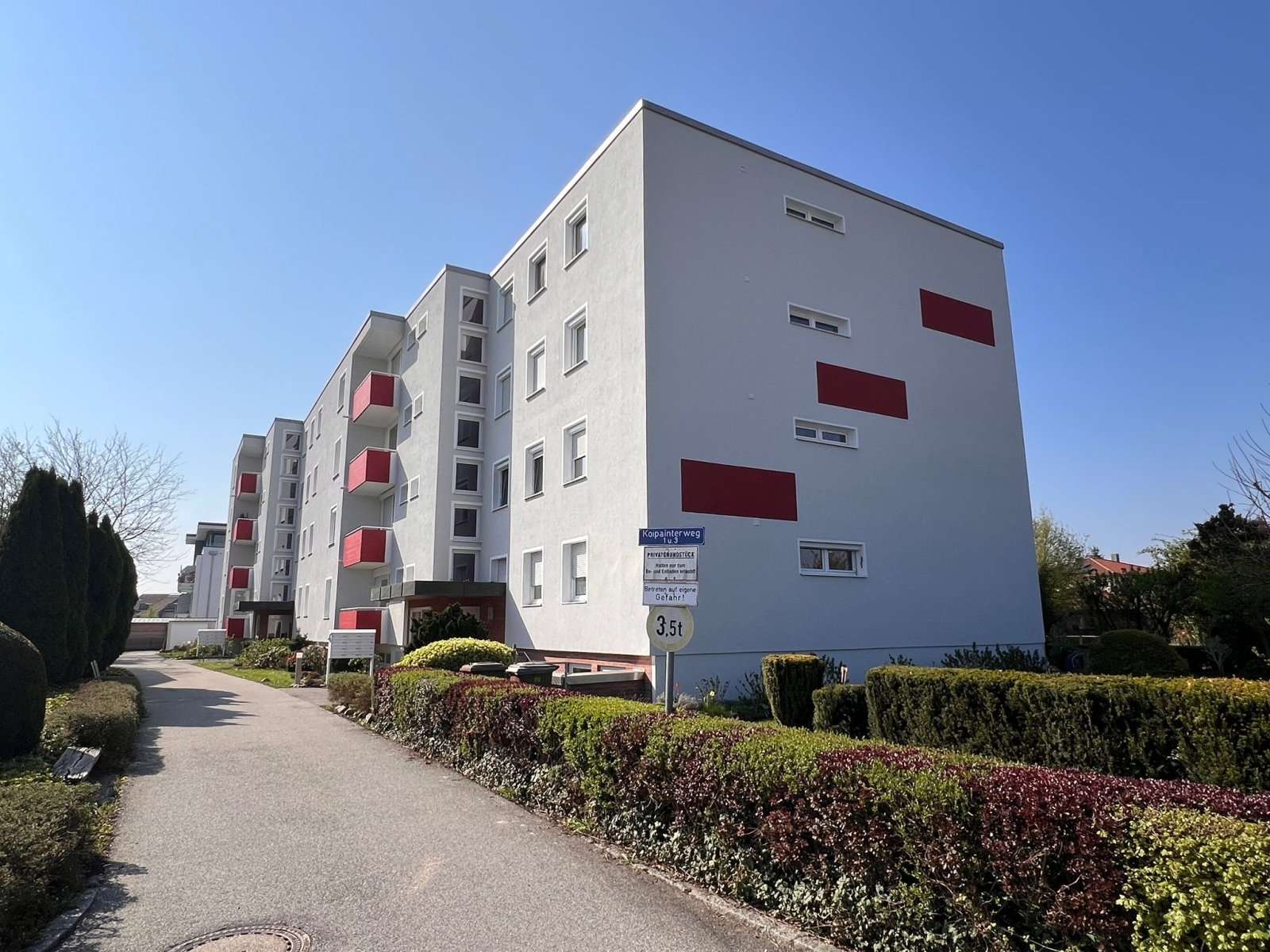 Kleine 2 Zimmer Eigentumswohnung im 2. Stock mit Südbalkon in Ruhstorf an der Rott, Passau Kreis – Bild 2