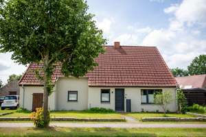 Historisches Landhaus mit modernem Komfort und vielseitigen Nutzungsmöglichkeiten in Grebs – 19294 Grebs-Niendorf – Vorschaubild 1