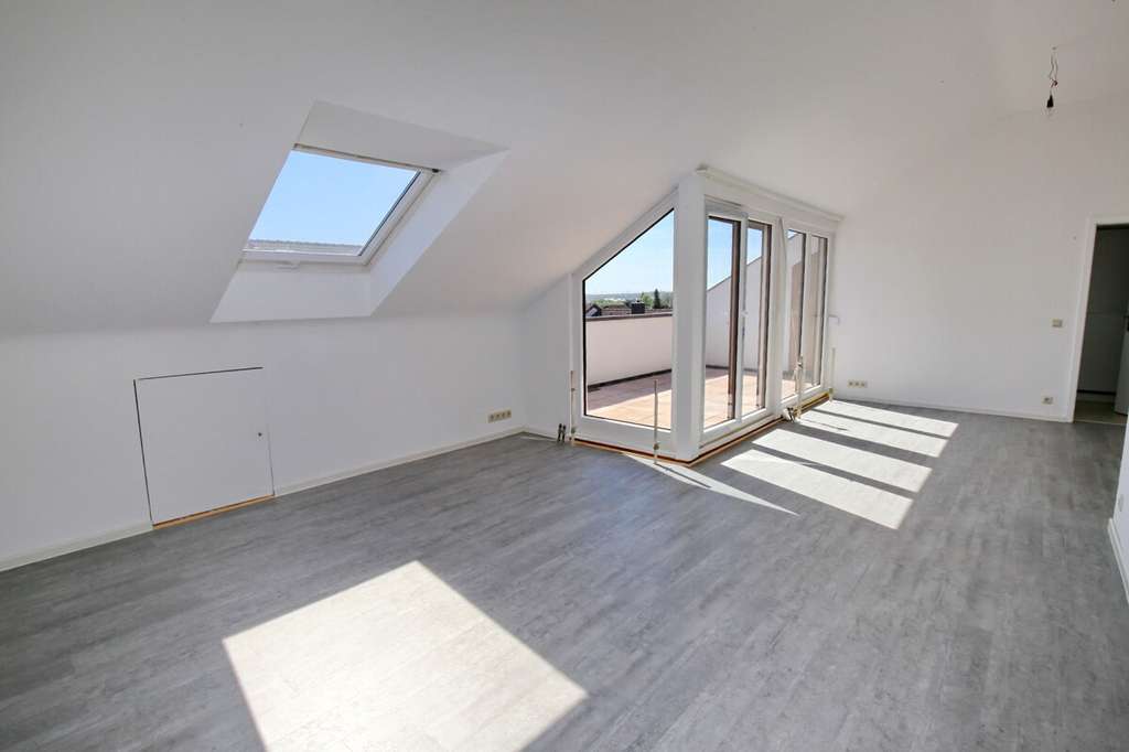 Immobilie in Sinzheim - Schöne 3-Zi.-DG-Wohnung in Sinzheim-Vormberg - Bild 2