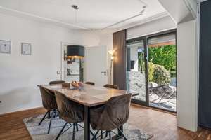 Charmantes Einfamilienhaus mit tollem Grundstück verspricht viel Sonne – Die vollständige Adresse der Immobilie erhältst du vom Anbieter., 41516 Grevenbroich – Vorschaubild 3