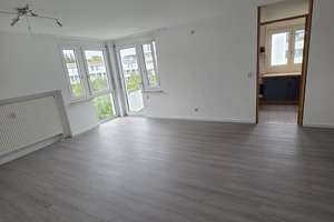 Bezugsfreie 2-Zimmer-Wohnung mit Aufzug und Balkon in Reutlingen Hohbuch – 72762 Reutlingen-Mitte, Reutlingen – Vorschaubild 2