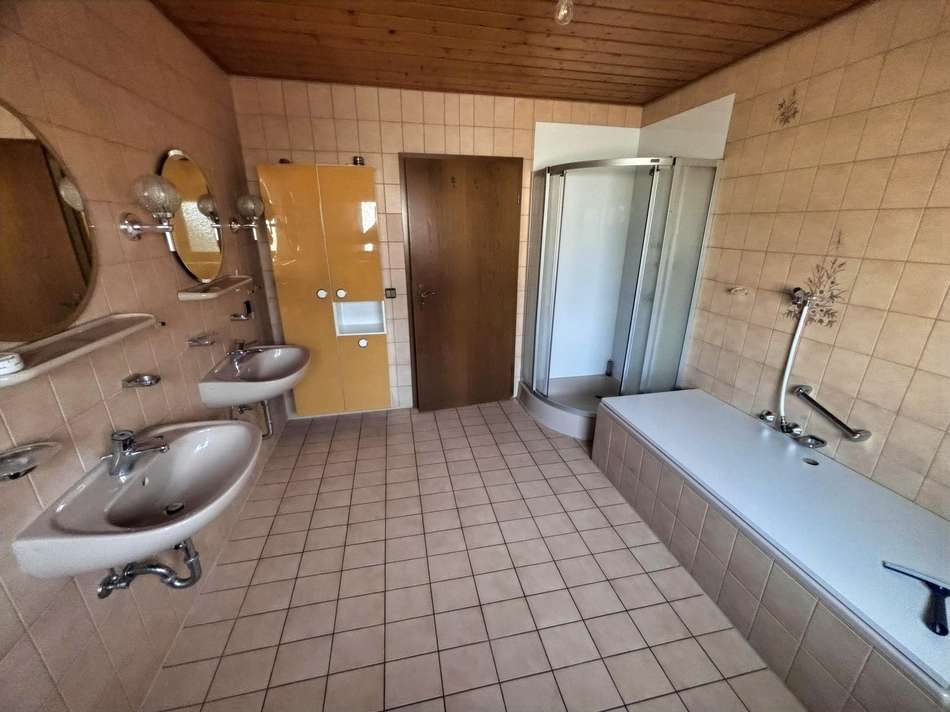 Badezimmer Erdgeschoss