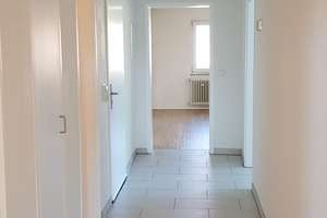 Sonnige 3,5-Zimmer-Wohnung mit Balkon, Einbauküche & Stellplatz in ruhiger Lage – Egerländer Str. 23, 73527 Schwäbisch Gmünd – Vorschaubild 14