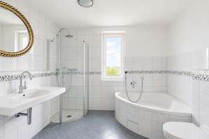 Außergewöhnliches Penthouse in Wasserlage – Privatsphäre, Weitblick und Wohnkomfort auf einer Ebene – Die vollständige Adresse der Immobilie erhältst du vom Anbieter., 30655 List, Hannover – Vorschaubild 24