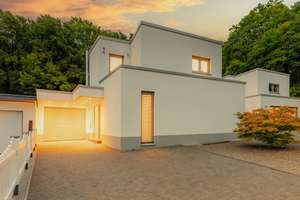 Design trifft Lebensqualität: Architektenhaus mit Spa und Smart-Home in bester Lage von BGL-Nußbaum – Die vollständige Adresse der Immobilie erhältst du vom Anbieter., 51467 Nußbaum, Bergisch Gladbach – Vorschaubild 1