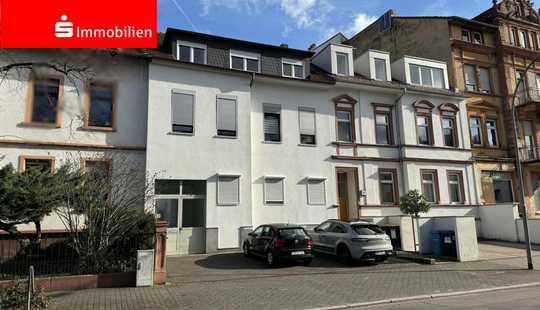 Bild von Hanau Innenstadt: Mehrfamilienhaus mit 4 Wohneinheiten in Top-Lage, 2 Garagen und 3 Stellplätzen