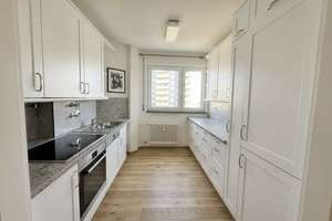 Traumhafter Blick - 4 Zimmer mit ca. 89 m² und Balkon – Die vollständige Adresse der Immobilie erhältst du vom Anbieter., 70437 Rot, Stuttgart – Vorschaubild 2