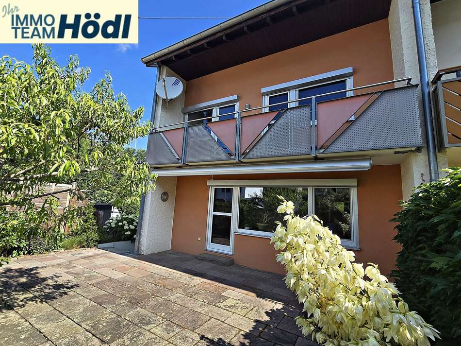 Rückansicht und Terrasse