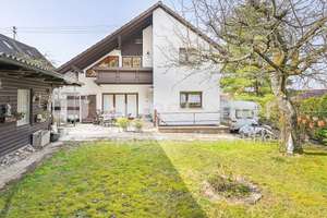 Zweifamilienhaus mit großem Garten - viel Platz für Wohnen, Leben und Entfaltung