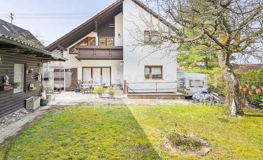 Zweifamilienhaus mit großem Garten - viel Platz für Wohnen, Leben und Entfaltung