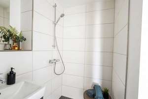 Erstbezug nach Kernsanierung: Modernes City-Apartment mit EBK, Concierge & Skyline-Dachterrassen – Die vollständige Adresse der Immobilie erhältst du vom Anbieter., 60528 Niederrad, Frankfurt am Main – Vorschaubild 5