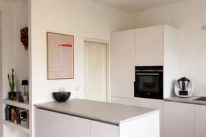 Modern, Lichtdurchflutet, Großzügig: 4-Raum-Wohnung mit Sonnenbalkon – Die vollständige Adresse der Immobilie erhältst du vom Anbieter., 40547 Oberkassel, Düsseldorf – Vorschaubild 5
