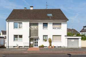 Attraktives Invest! 5-Parteienhaus in Refrath! – Die vollständige Adresse der Immobilie erhältst du vom Anbieter., 51427 Alt Refrath, Bergisch Gladbach – Vorschaubild 1