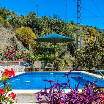 Rustikales Haus mit Pool im schönen Sedella!