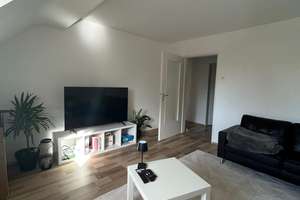 Modernisierte DG-Wohnung mit drei Zimmern und Einbauküche in Mannheim-Seckenheim – Lahrer Straße 12, 68239 Seckenheim, Mannheim – Vorschaubild 4