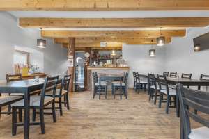 Leben, wo andere Urlaub machen – Resthof mit Café, Ferienvermietung und Nordsee vor der Tür – Die vollständige Adresse der Immobilie erhältst du vom Anbieter., 26736 Krummhörn – Vorschaubild 3