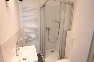 Exklusives möbliertes Apartment im Hofgartenviertel – Terrasse & 100m² Garten zur alleinigen Nutzung – Gartenstraße 43, 40479 Pempelfort, Düsseldorf – Vorschaubild 10