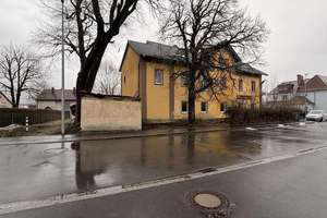 Mehrfamilienhaus mit attraktivem Entwicklungspotenzial – Die vollständige Adresse der Immobilie erhältst du vom Anbieter., 92249 Vilseck – Vorschaubild 2