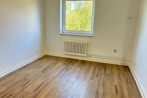 Praktische 2,5 Zimmerwohnung mit EBK! – Nachtigalstraße 11, 24149 Neumühlen-Dietrichsdorf, Kiel – Vorschaubild 1