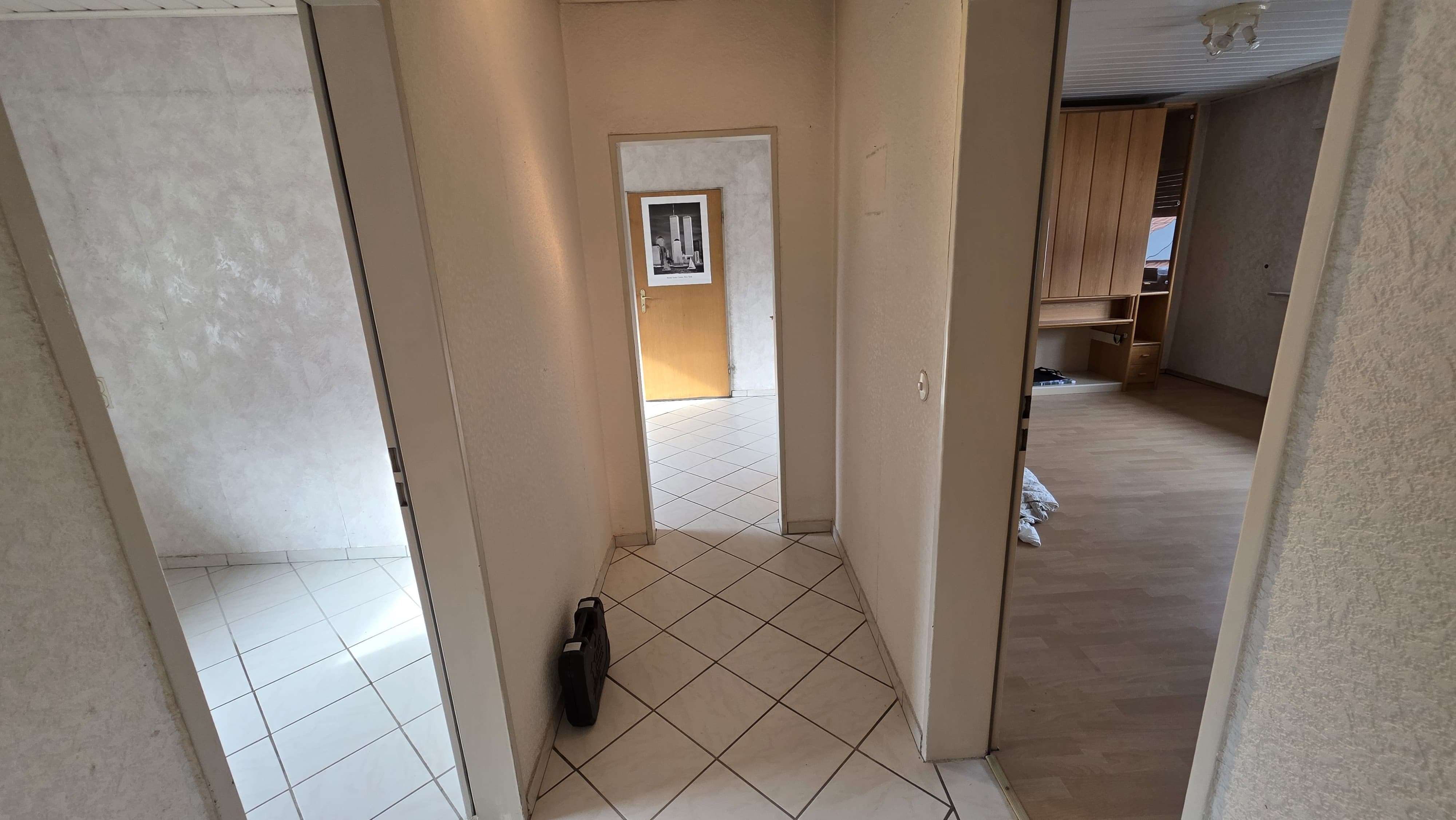 Immobilie in Philippsburg - 1-2 Familienhaus mit gutem Raumangebot und großen Garagentrakt der ideal für Hobbyhandwerker ist - Bild 25