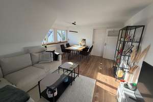Modernisierte 3 Zimmer DG.- Wohnung in zentraler und ruhiger Wohnlage von Fellbach
