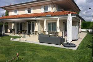Große und modern-luxuriös ausgestattete Villa im Toskana-Stil am Hamburger Stadtrand zu verkaufen – Die vollständige Adresse der Immobilie erhältst du vom Anbieter., 21465 Reinbek – Vorschaubild 1