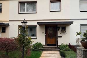 Reihenmittelhaus mit Garage in Köln-Rodenkirchen zu verkaufen