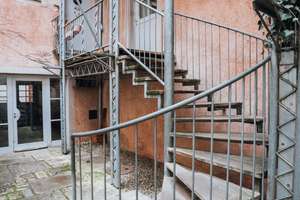 Charmantes, denkmalgeschütztes Wohn- und Geschäftshaus mit unverbaubarem Blick auf die Donau! – Die vollständige Adresse der Immobilie erhältst du vom Anbieter., 93047 Innenstadt, Regensburg – Vorschaubild 7