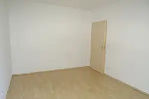 Offene Küche mit kompletter EBK - Fensterbad - Balkon - Abstellraum – Carl-von-Ossietzky-Straße 42, 9126 Chemnitz – Vorschaubild 15