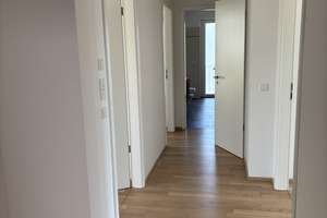 3-Zimmer-Wohnung mit Loggia und Aufzug in neuwertigem Zustand in München-Freimann – Admiralbogen 86, 80939 Freimann, München – Vorschaubild 4