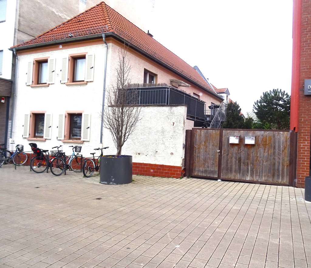 Immobilie in Viernheim - Solides 2-Familenhaus in Citylage - Bild 0