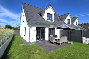 Neuwertiges Reihenhaus mit Garten – Die vollständige Adresse der Immobilie erhältst du vom Anbieter., 23611 Bad Schwartau – Vorschaubild 2