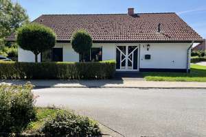 Freistehendes Eckfamilienhaus mit viel Platz in Steinhausen Büren  – Die vollständige Adresse der Immobilie erhältst du vom Anbieter., 33142 Büren – Vorschaubild 1