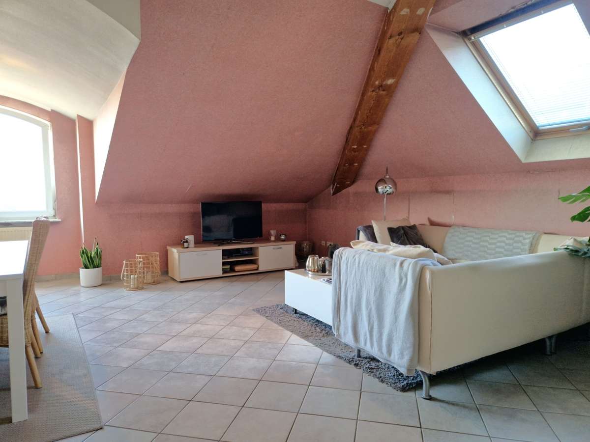 Immobilie in Rauenberg - PROVISIONSFREI! 3-Zimmer-Dachgeschoss-Wohnung mit Balkon und Garage in Rauenberg-Malschenberg - Bild 1