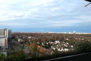 Gemütliche möblierte Dachgeschosswohnung in Bogenhausen – Elektrastrasse 13, 81925 Parkstadt, München – Vorschaubild 1