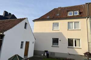 Legen Sie Ihr Geld in gute Wände!      3-Familienhaus mit Garage, Recklinghausen - Paulusviertel – Die vollständige Adresse der Immobilie erhältst du vom Anbieter., 45657 Paulusviertel, Recklinghausen – Vorschaubild 3