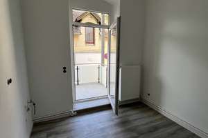 Sanierte 3 Zimmer Wohnung  mit Einbauküche und Balkon