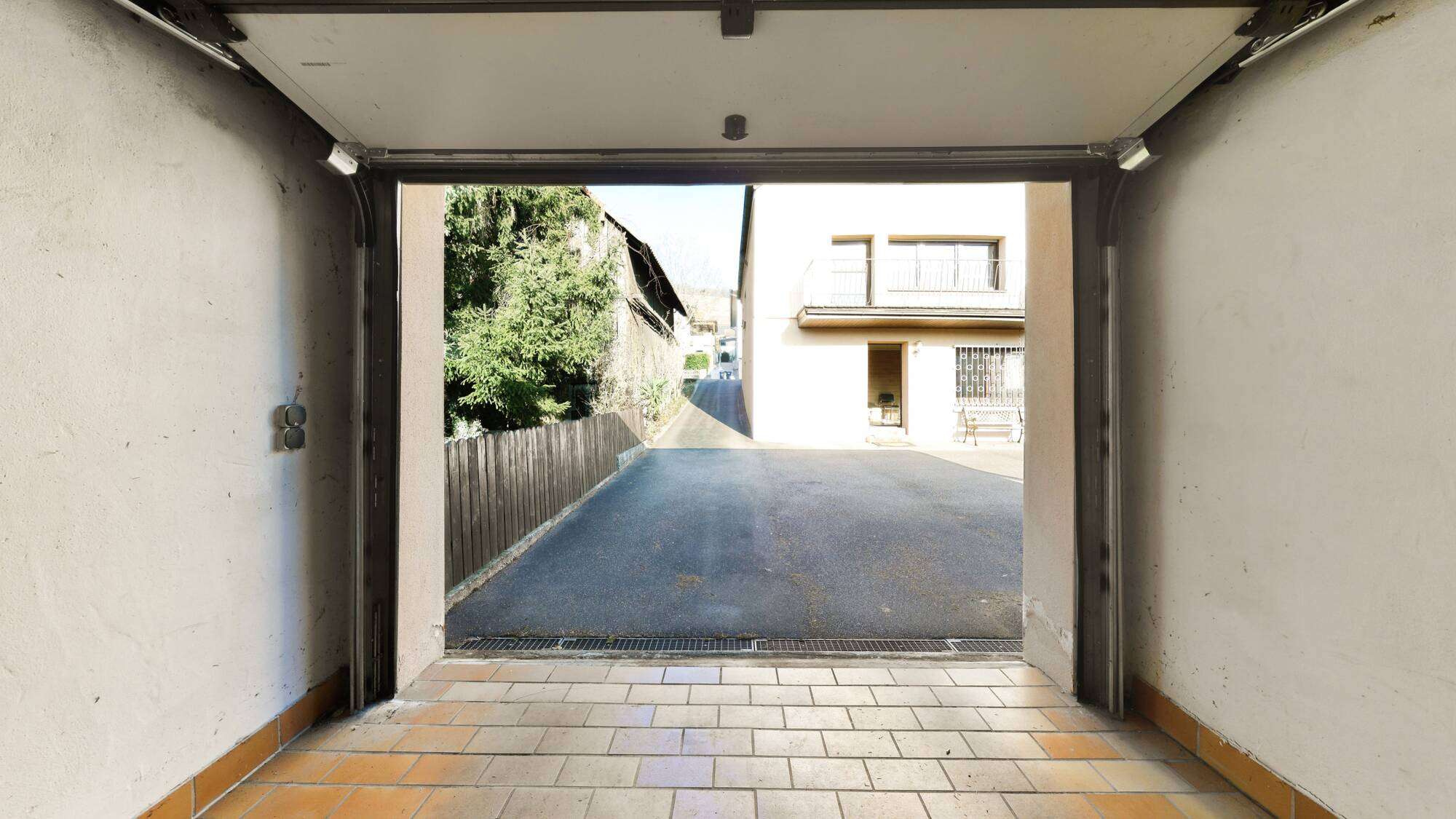 Immobilie in Erlenbach - Familiengerechtes EFH auf 753 m² – viel Platz, Gestaltungsfreiheit & weiter Blick ins Grüne - Bild 2