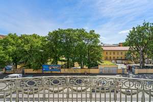 Großzügige 4-Zimmer-Altbauwohnung mit zwei Balkonen, zwei Bädern und Aufzug in Schwabing – Die vollständige Adresse der Immobilie erhältst du vom Anbieter., 80796 Neuschwabing, München – Vorschaubild 8