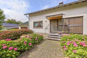 Zwingenberg/Neckar: Ein gepflegtes Familienhaus in begehrter Lage! – Neckar-Odenwald-Kreis – Vorschaubild 1