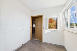 Licht & Weitblick: 3,5-Zimmer-Wohnung mit EBK, Balkon & TG-Stellplatz in Zuffenhausen – Die vollständige Adresse der Immobilie erhältst du vom Anbieter., 70435 Zuffenhausen-Mönchsberg, Stuttgart – Vorschaubild 11