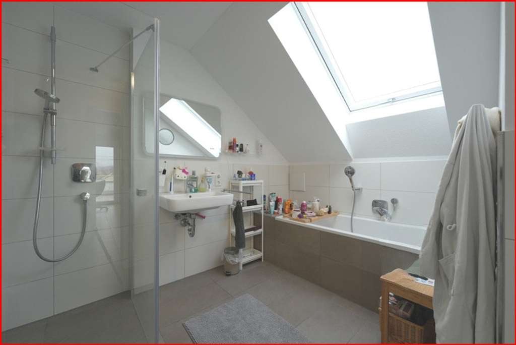 Immobilie in Maselheim - **Exklusives Wohnen über den Dächern – Neuwertige 4,5-Zimmer-DG-Wohnung mit großer Dachterrasse** - Bild 1