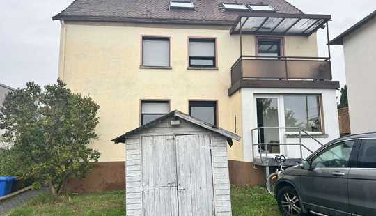 Bild von Zweifamilienhaus mit großem Garten - mit Sanierungsbedarf und viel Potenzial