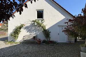 Bestechendes Einfamilienhaus in der wahrscheinlich schönsten Lage von Geisenfeld – Die vollständige Adresse der Immobilie erhältst du vom Anbieter., 85290 Geisenfeld – Vorschaubild 30