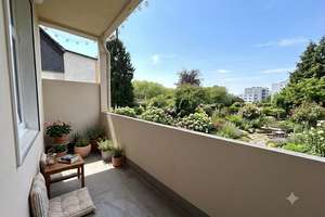 ++ Charmanter Altbautraum: 2-Zimmer-Wohnung mit Balkon & Dielenboden in perfekter Lage! ++ – Henriettenstr. 20, 42719 Wald, Solingen – Vorschaubild 3